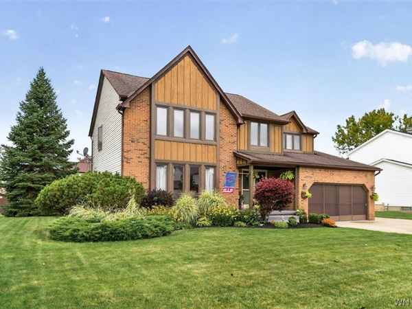 71 Pheasant Run Lane, Lancaster, NY 14086