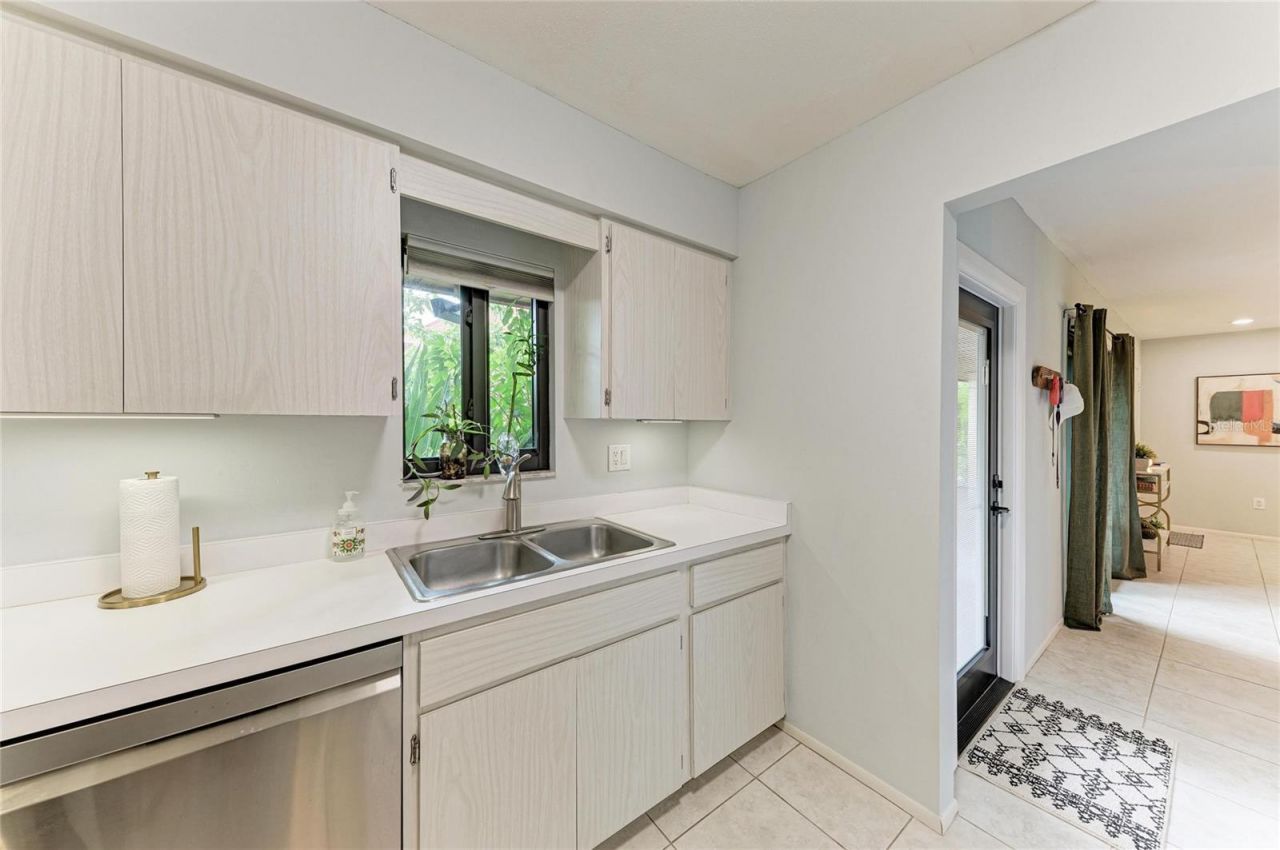 6600 Draw Lane, Unit 116, Sarasota, FL 34238 Photo
