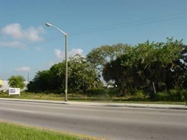 1119 45TH Street, Mangonia Park, FL 33407