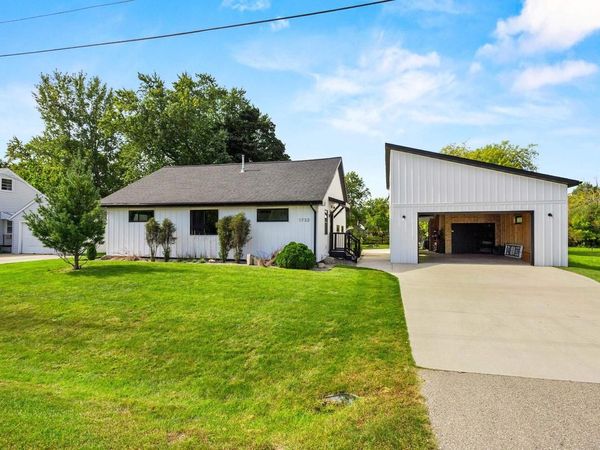 1732 ISLAND COURT, Green Bay, WI 54303