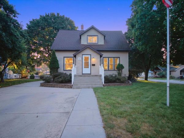 804 River Avenue N, Alma, MI 48801