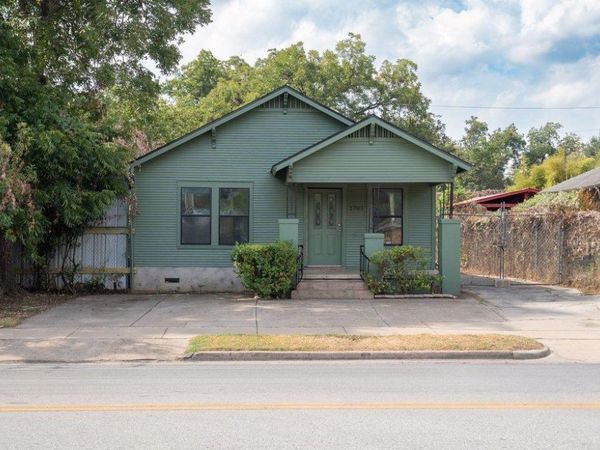 2703 E Cesar Chavez ST, Austin, TX 78702