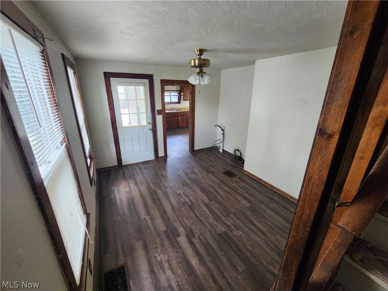 266 W Clark Street, East Palestine, OH 44413 Photo 7