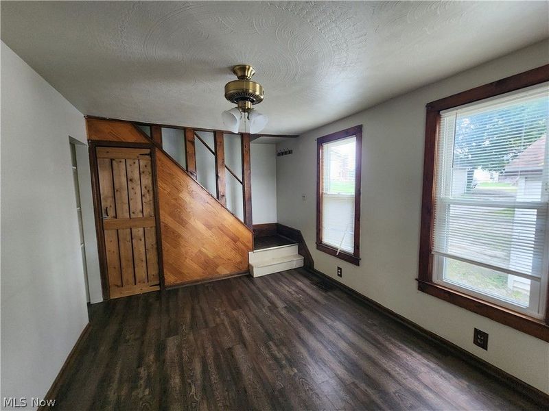 266 W Clark Street, East Palestine, OH 44413 Photo 8