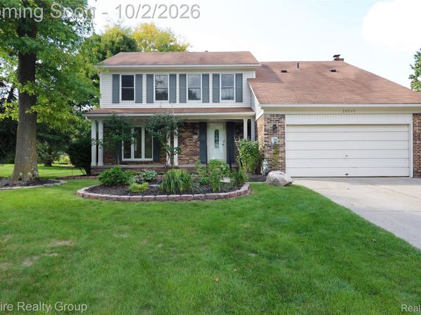 28545 Lake Park Drive, Farmington Hills, Mi 48331