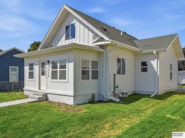 1904 Avenue B, Council Bluffs, IA 51501