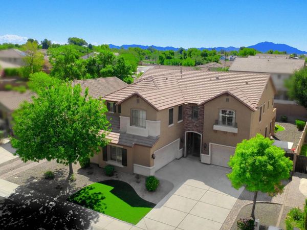 2529 E PARKVIEW Drive, Gilbert, AZ 85295
