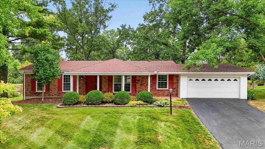 12109 Lake Constance Drive, Saint Louis, MO 63146 Main Photo