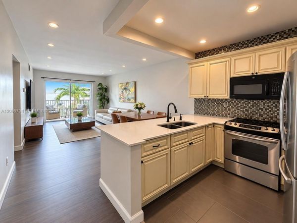 677 NE 24th St , Unit 406, Miami, FL 33137