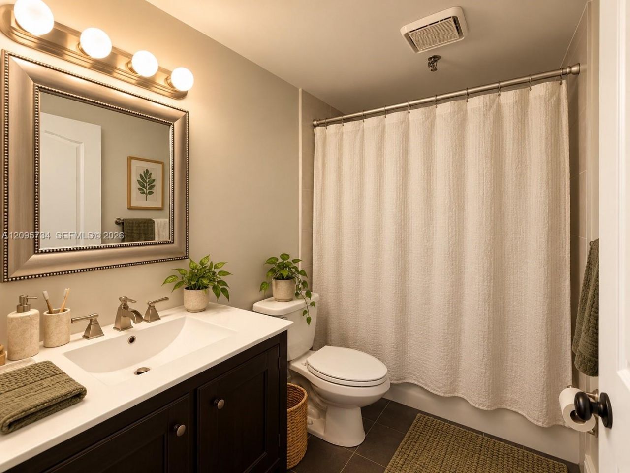 677 NE 24th St , Unit 406, Miami, FL 33137 Photo