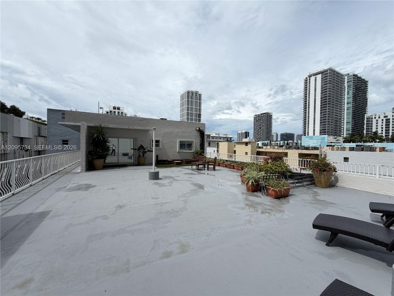 677 NE 24th St , Unit 406, Miami, FL 33137 Photo