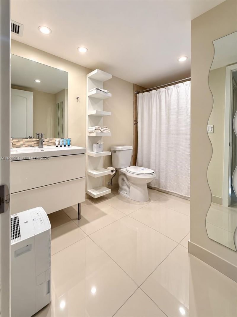 19370 Collins Ave , Unit 1112, Sunny Isles Beach, FL 33160 Photo