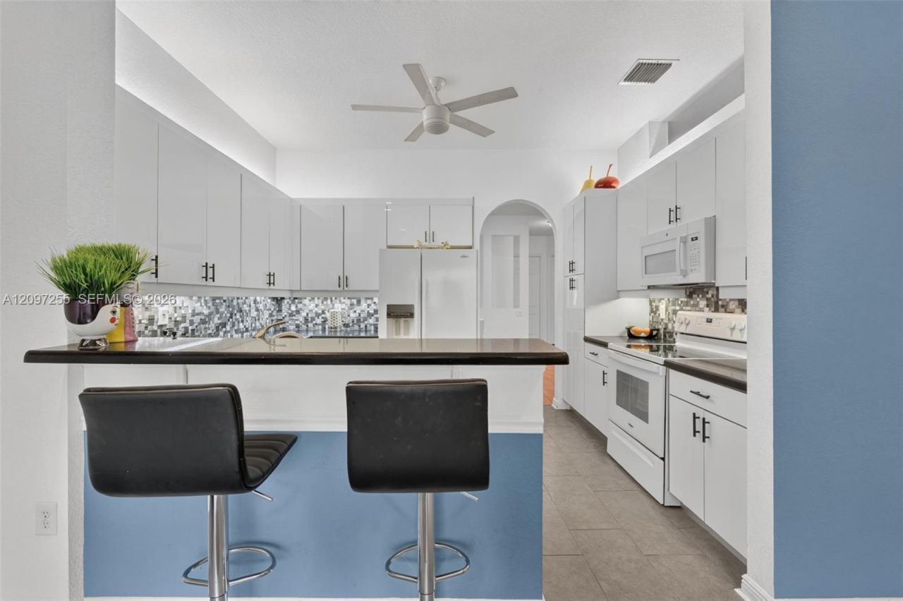 7932 E Exeter Blvd E , Unit 202, Tamarac, FL 33321 Photo