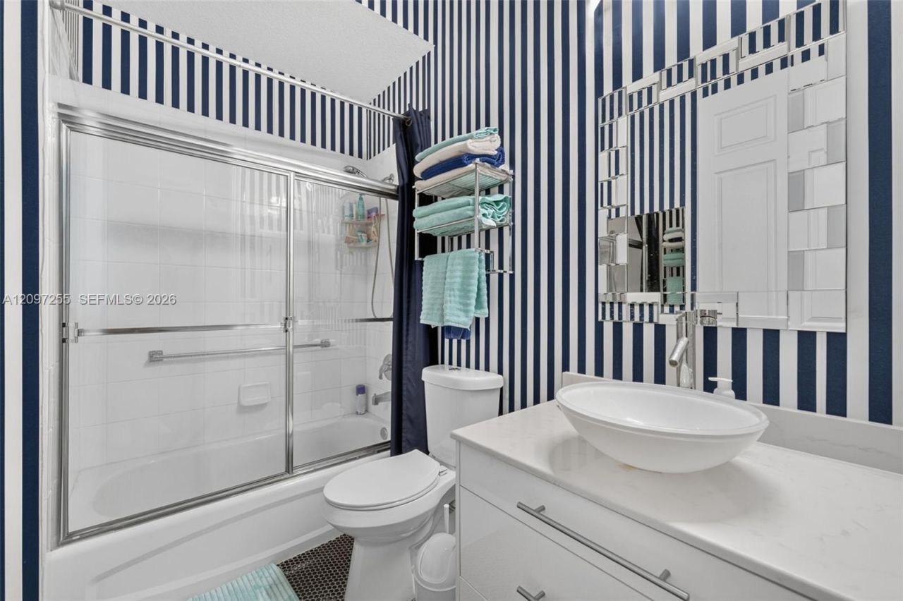 7932 E Exeter Blvd E , Unit 202, Tamarac, FL 33321 Photo