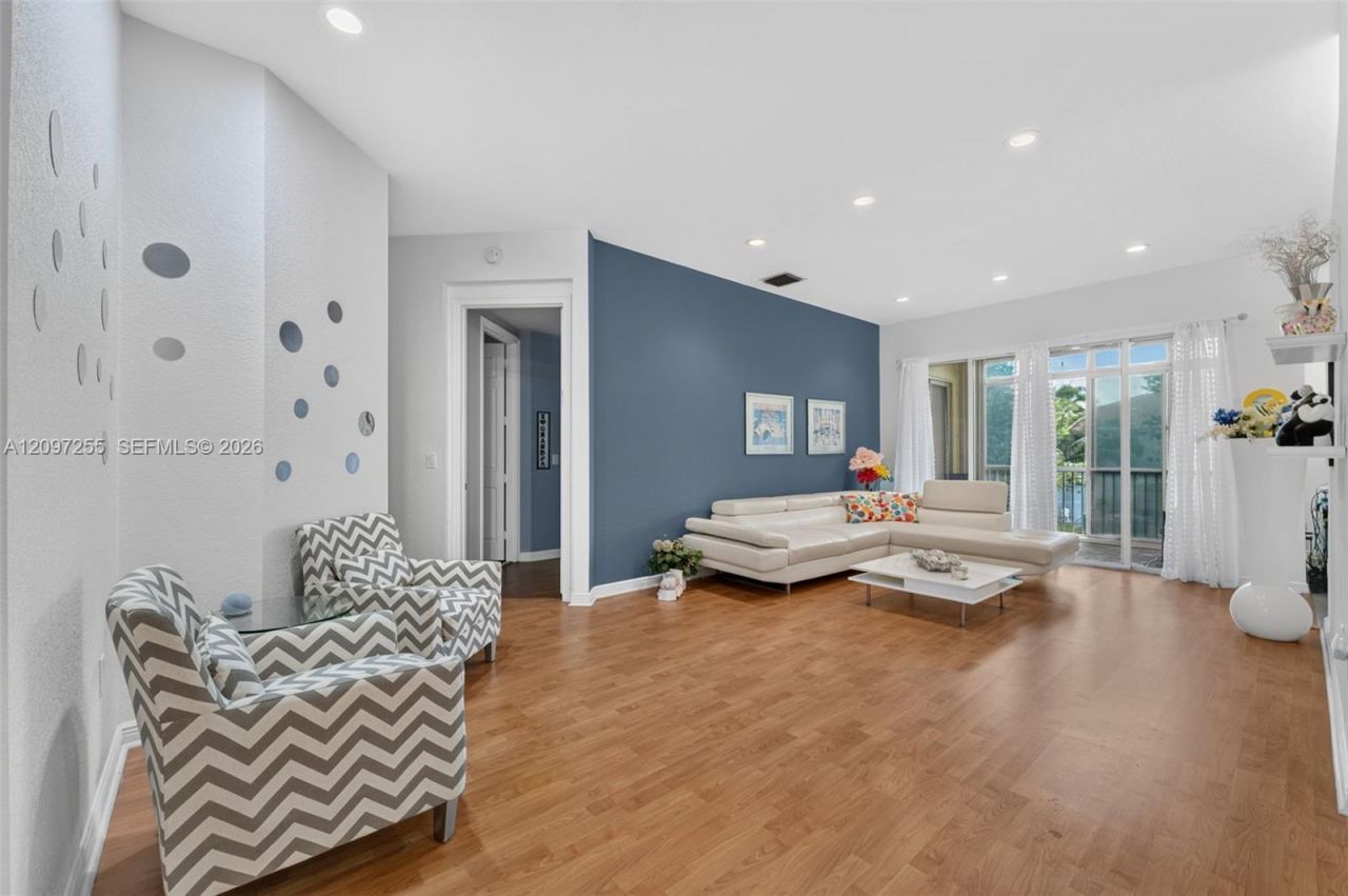 7932 E Exeter Blvd E , Unit 202, Tamarac, FL 33321 Photo