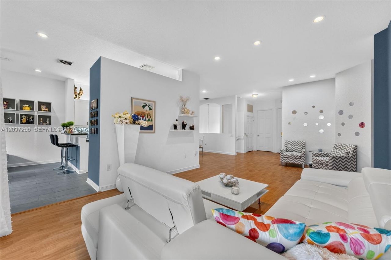 7932 E Exeter Blvd E , Unit 202, Tamarac, FL 33321 Photo