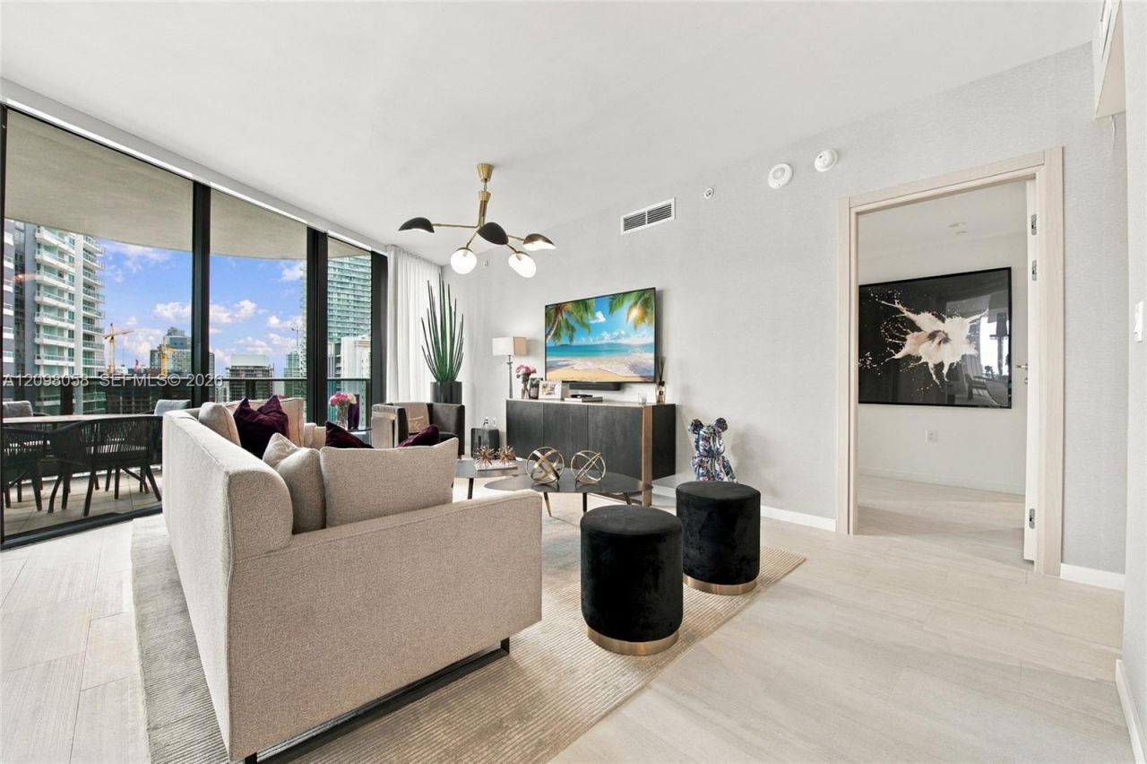 1000 Brickell Plz , Unit 3401, Miami, FL 33131 Photo