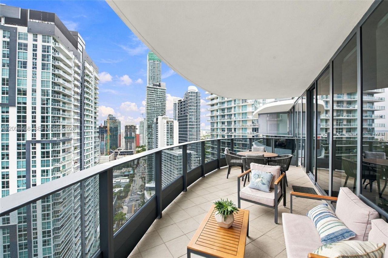 1000 Brickell Plz , Unit 3401, Miami, FL 33131 Photo