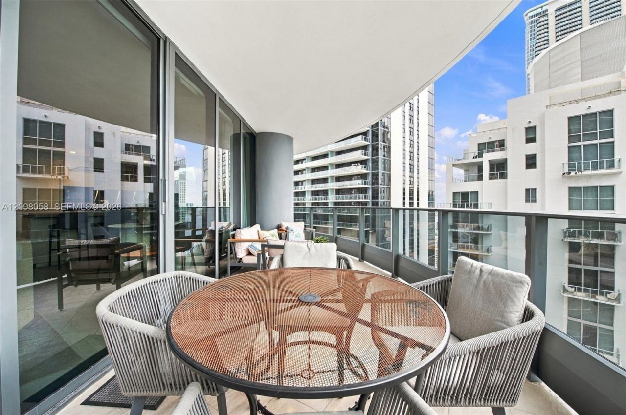 1000 Brickell Plz , Unit 3401, Miami, FL 33131 Photo