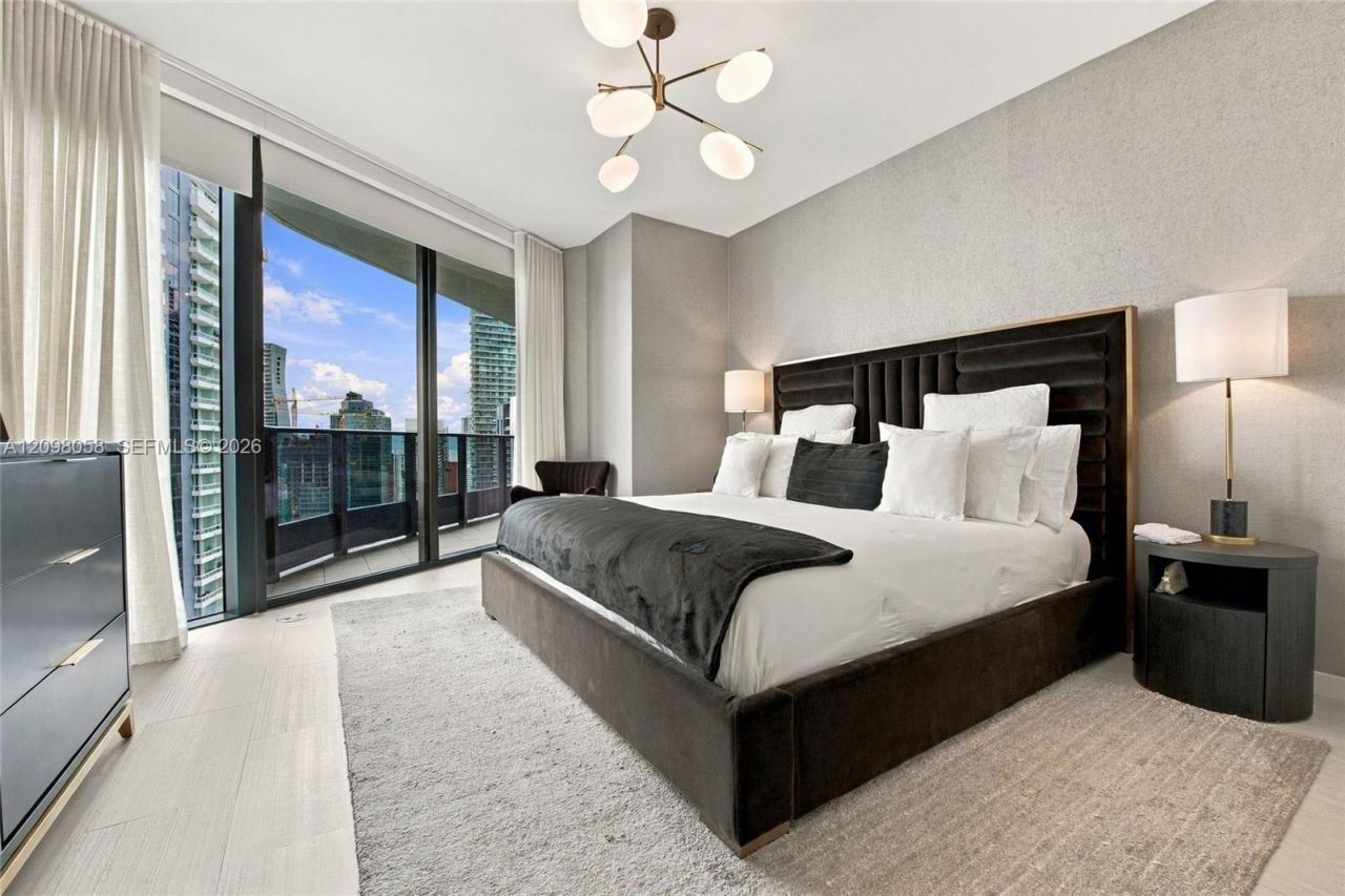 1000 Brickell Plz , Unit 3401, Miami, FL 33131 Photo