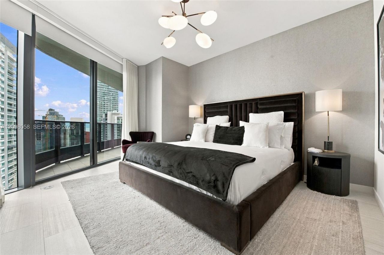 1000 Brickell Plz , Unit 3401, Miami, FL 33131 Photo