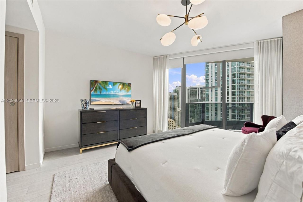 1000 Brickell Plz , Unit 3401, Miami, FL 33131 Photo