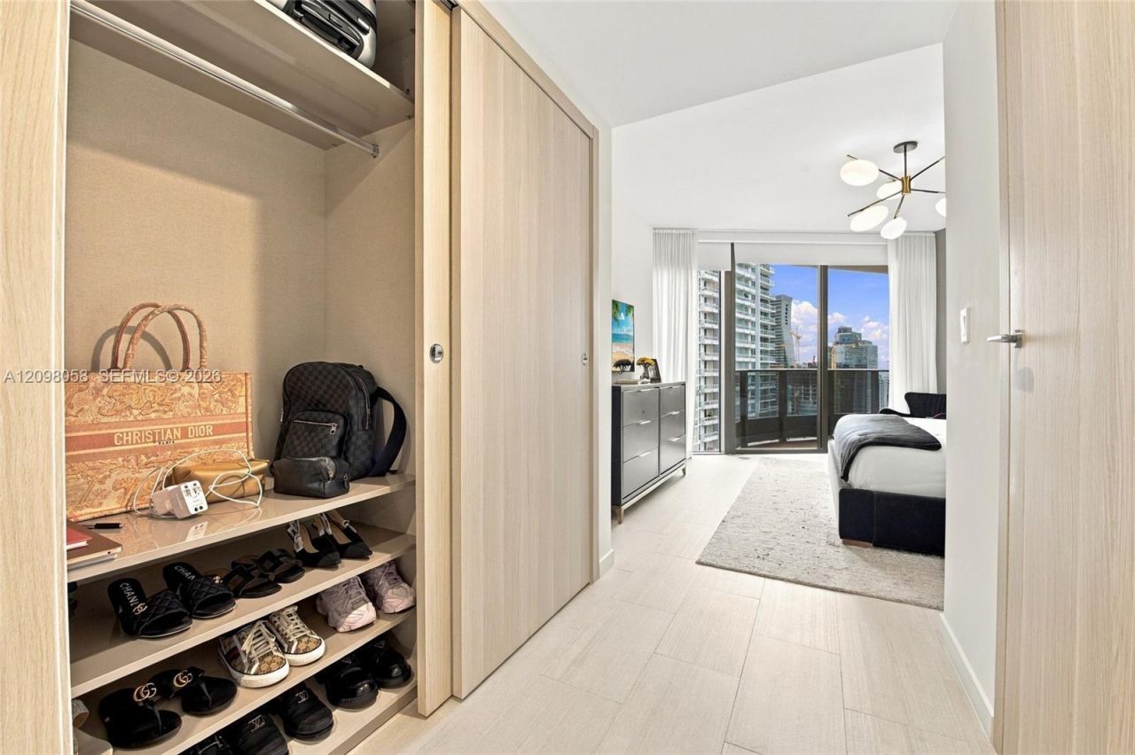 1000 Brickell Plz , Unit 3401, Miami, FL 33131 Photo