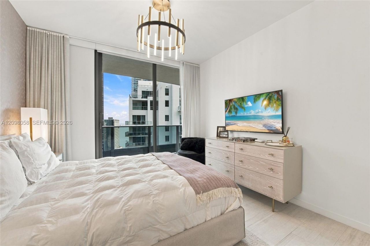 1000 Brickell Plz , Unit 3401, Miami, FL 33131 Photo