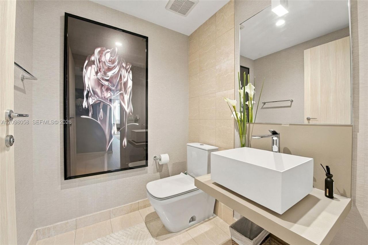 1000 Brickell Plz , Unit 3401, Miami, FL 33131 Photo