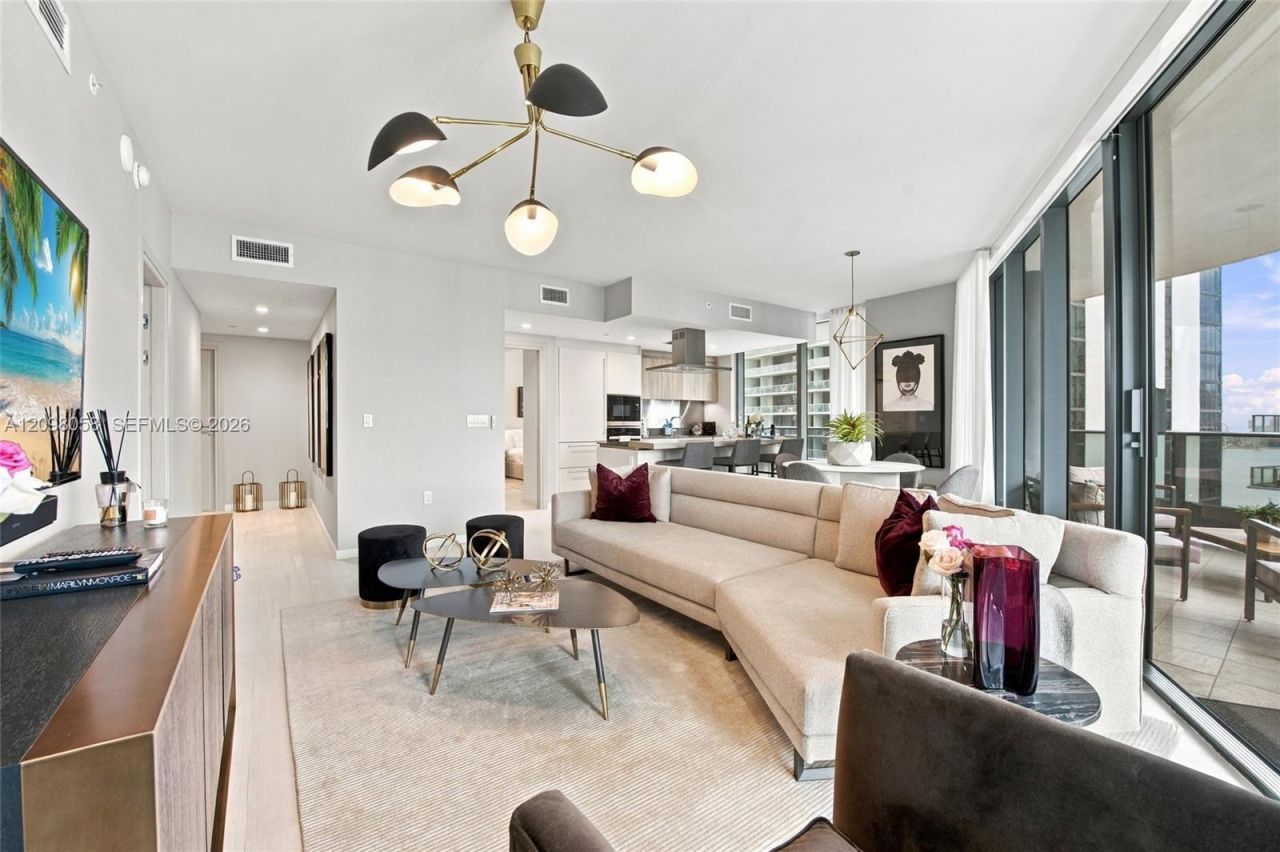1000 Brickell Plz , Unit 3401, Miami, FL 33131 Photo