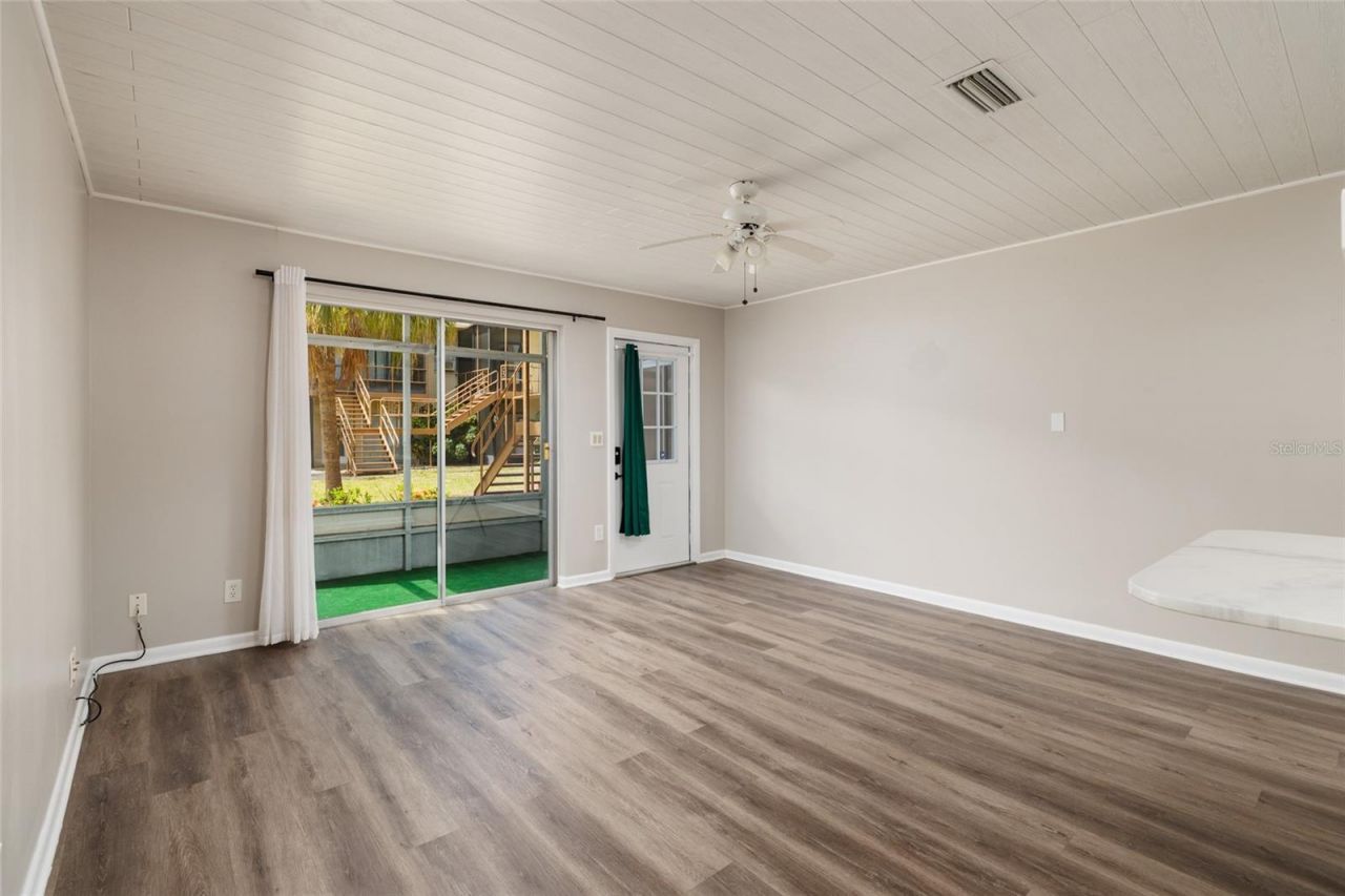 5396 4th Street N, Unit 101, Saint Petersburg, FL 33703 Photo