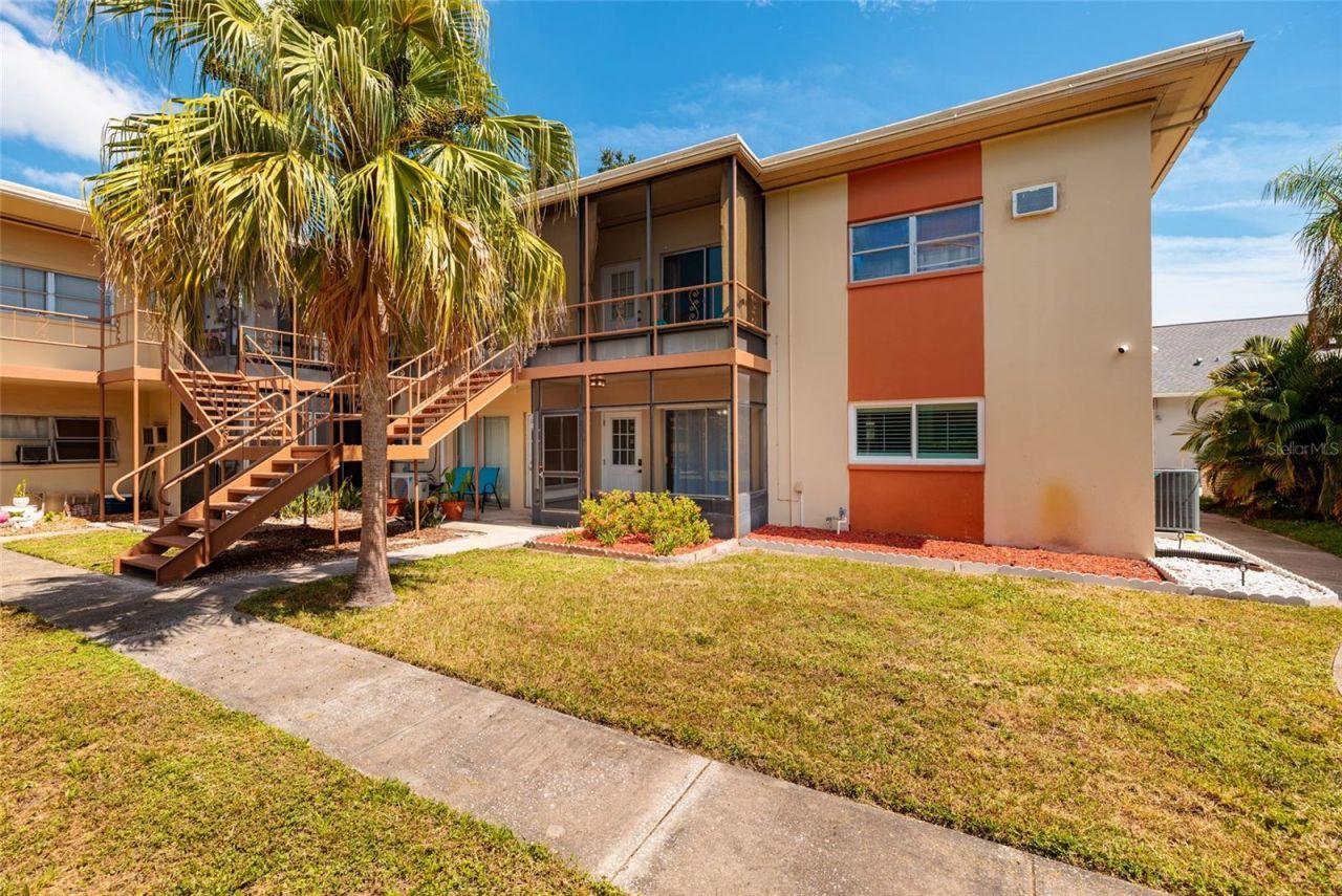 5396 4th Street N, Unit 101, Saint Petersburg, FL 33703 Photo