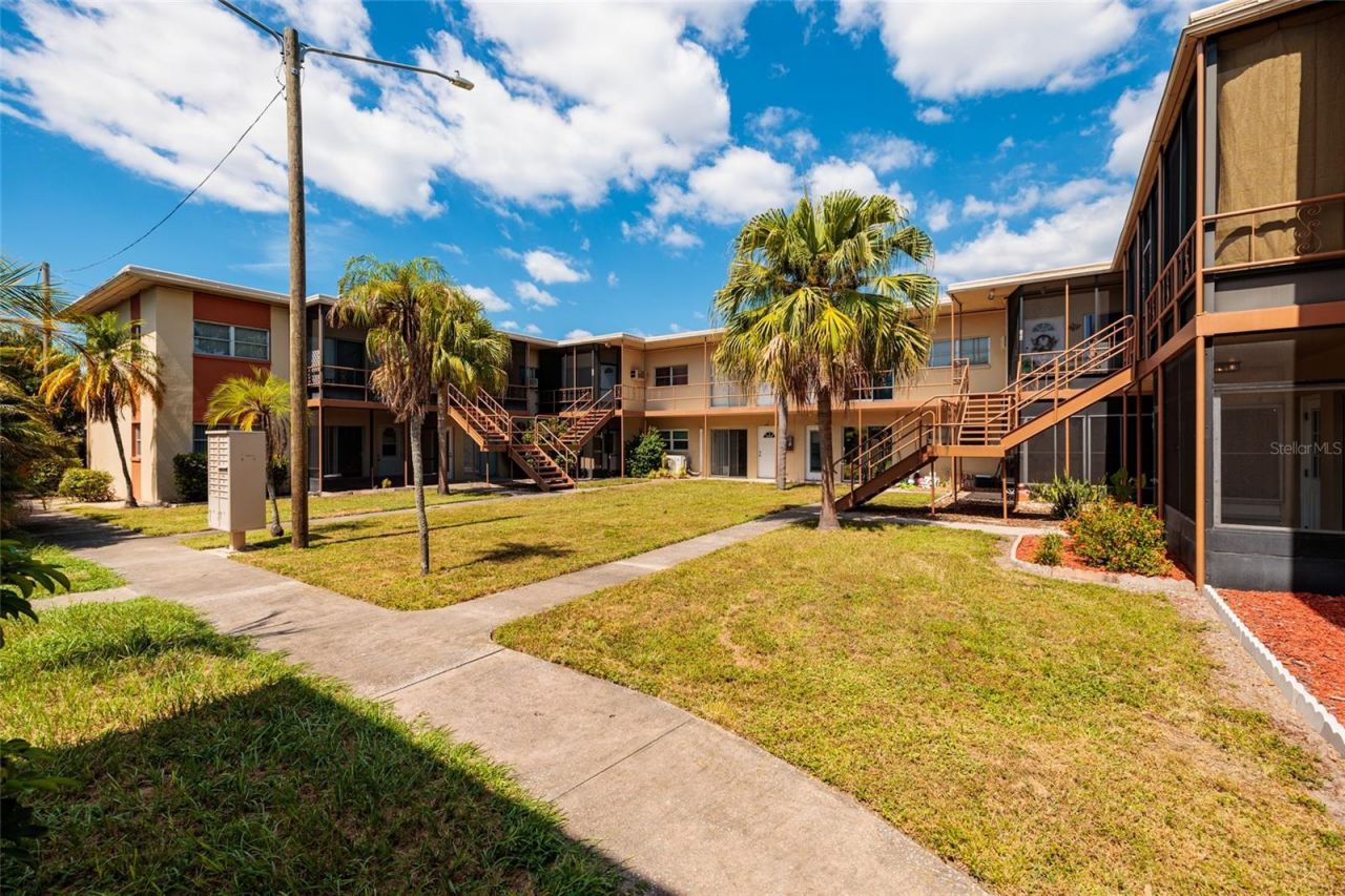 5396 4th Street N, Unit 101, Saint Petersburg, FL 33703 Photo