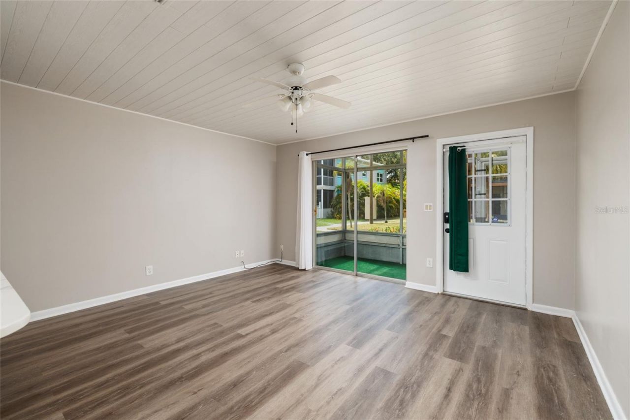 5396 4th Street N, Unit 101, Saint Petersburg, FL 33703 Photo