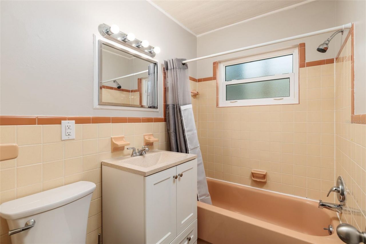 5396 4th Street N, Unit 101, Saint Petersburg, FL 33703 Photo