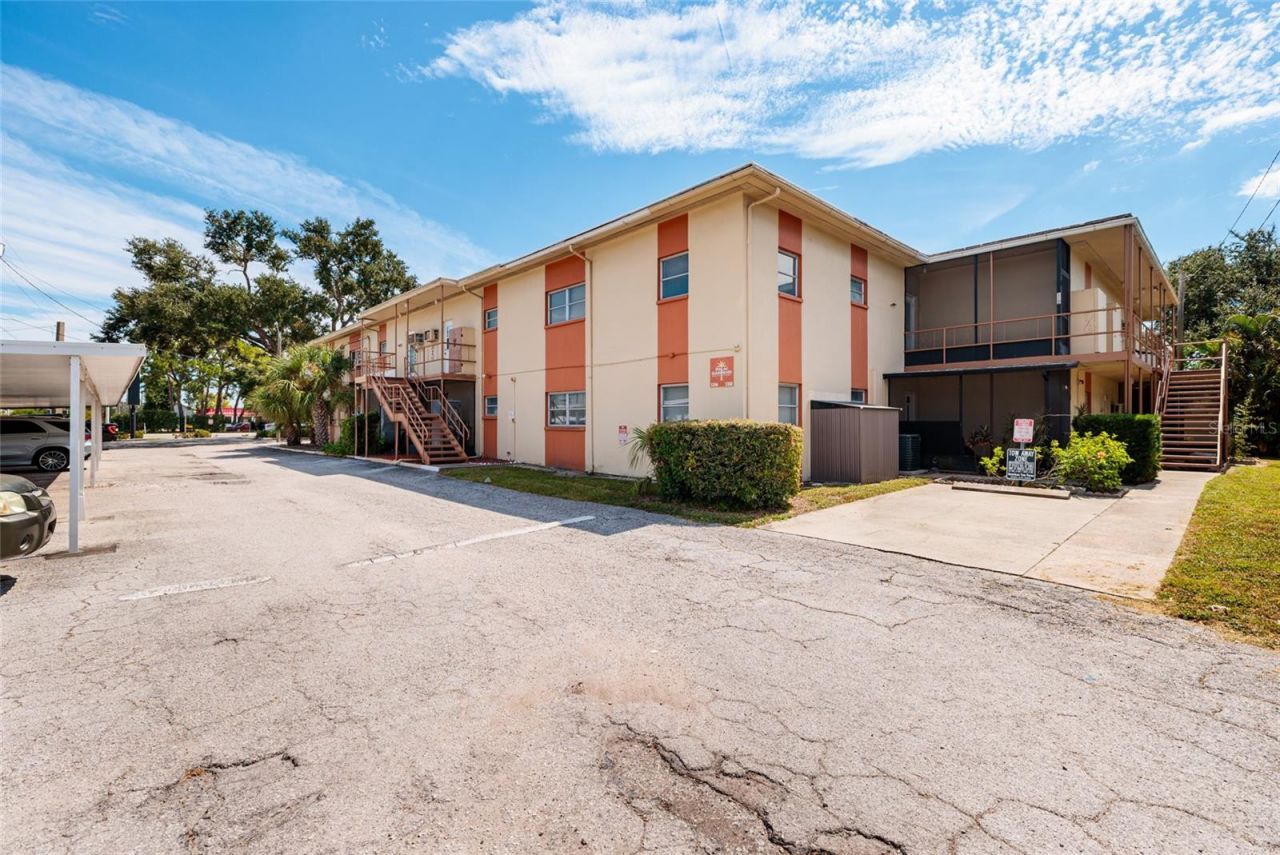 5396 4th Street N, Unit 101, Saint Petersburg, FL 33703 Photo