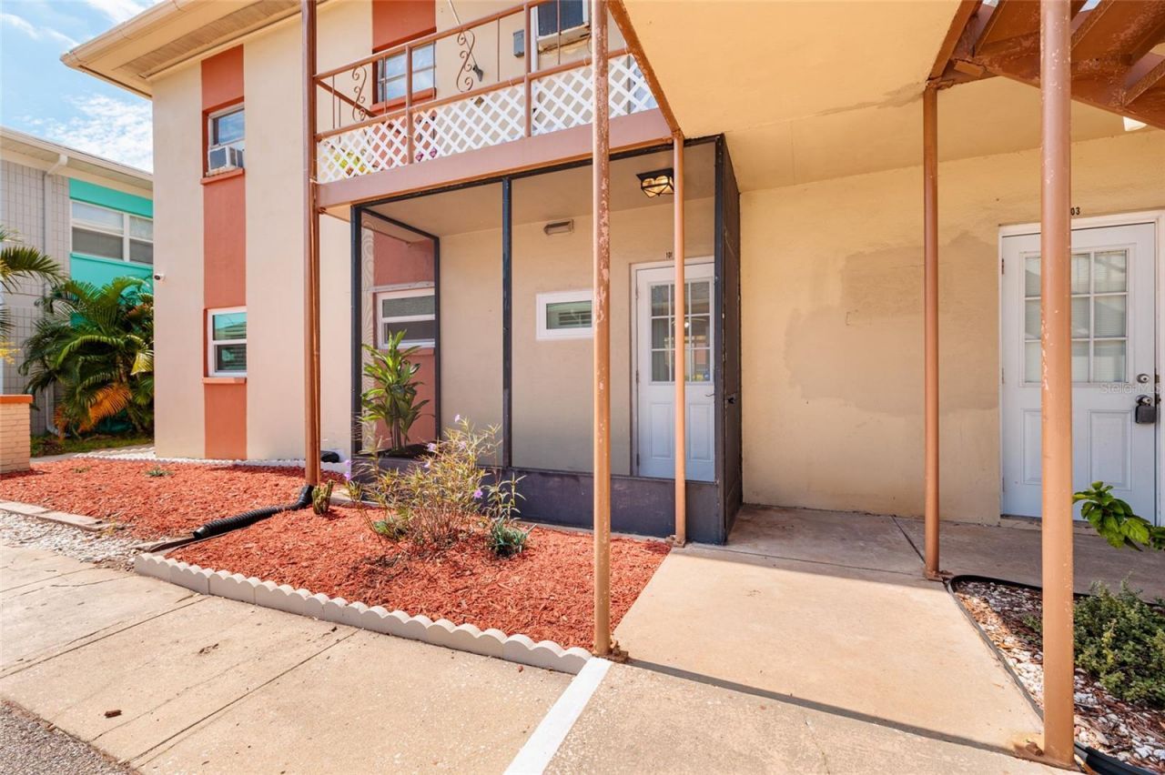 5396 4th Street N, Unit 101, Saint Petersburg, FL 33703 Photo