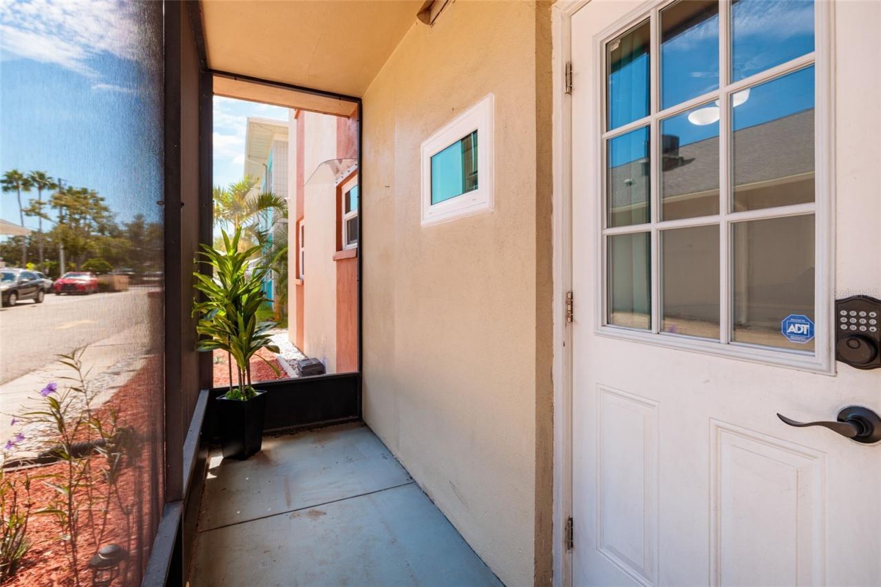 5396 4th Street N, Unit 101, Saint Petersburg, FL 33703 Photo