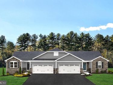 702 MINA CIRCLE, GREENCASTLE, PA 17225