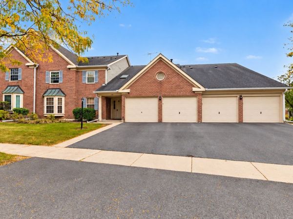 106 Stirling Lane , Unit Z2, Schaumburg, IL 60194