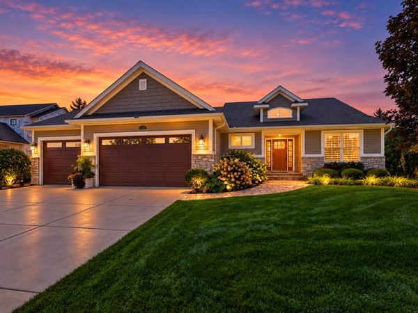 6488 Fairhaven Road , Davenport, IA 52807