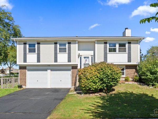 1160 Warwick Circle N, Hoffman Estates, IL 60169