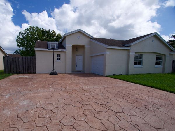 9471 NW 52ND Street, Sunrise, FL 33351