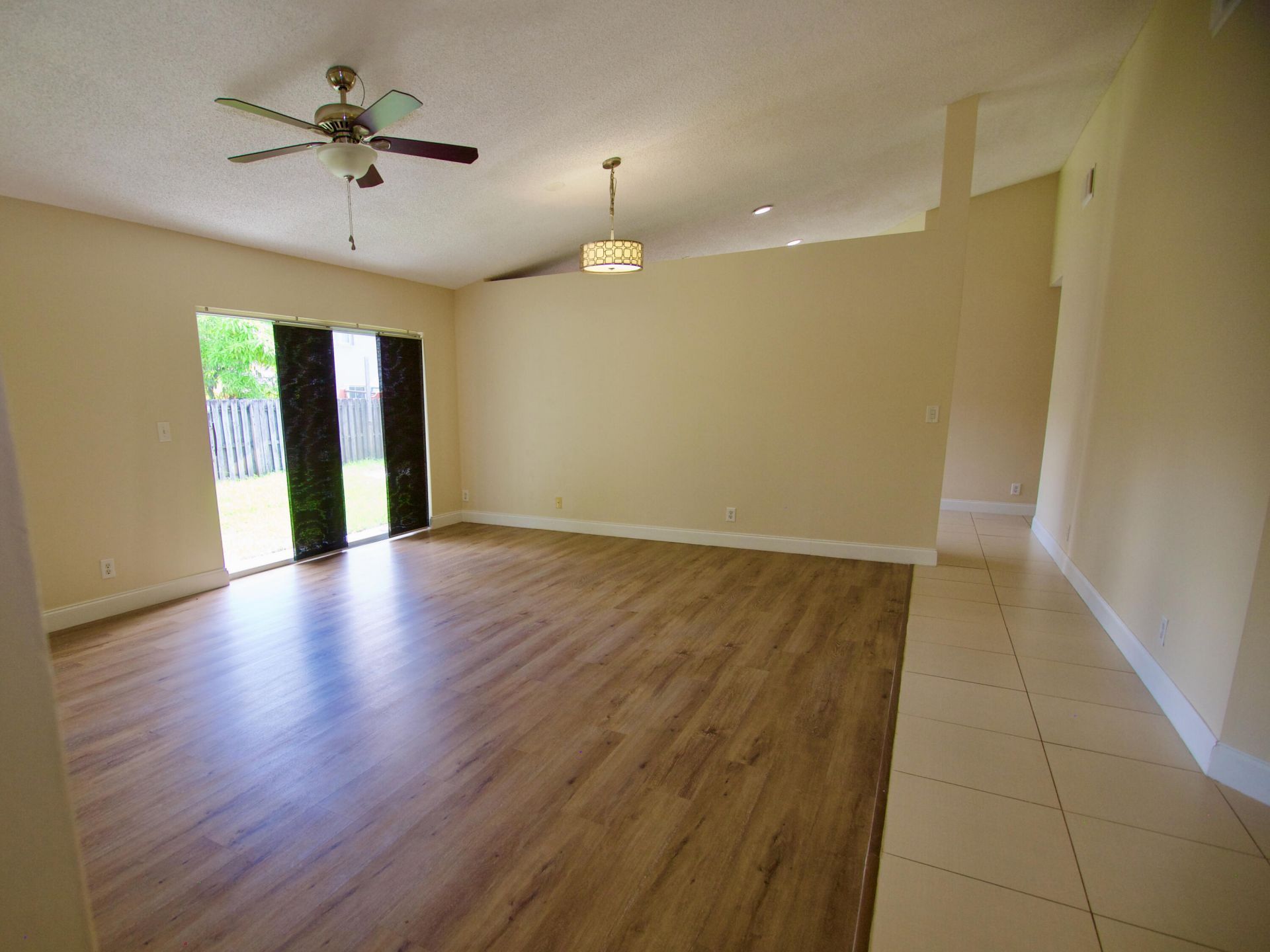 9471 NW 52nd Street, Sunrise, FL 33351 Photo