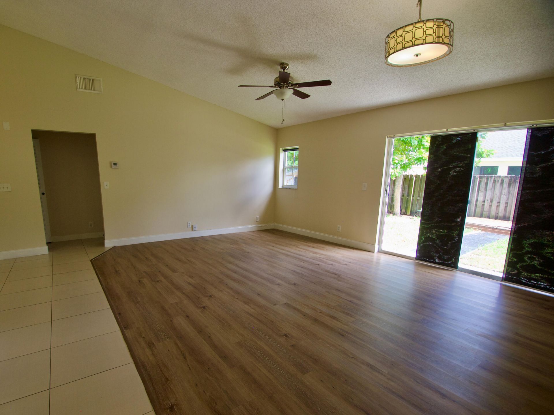9471 NW 52nd Street, Sunrise, FL 33351 Photo