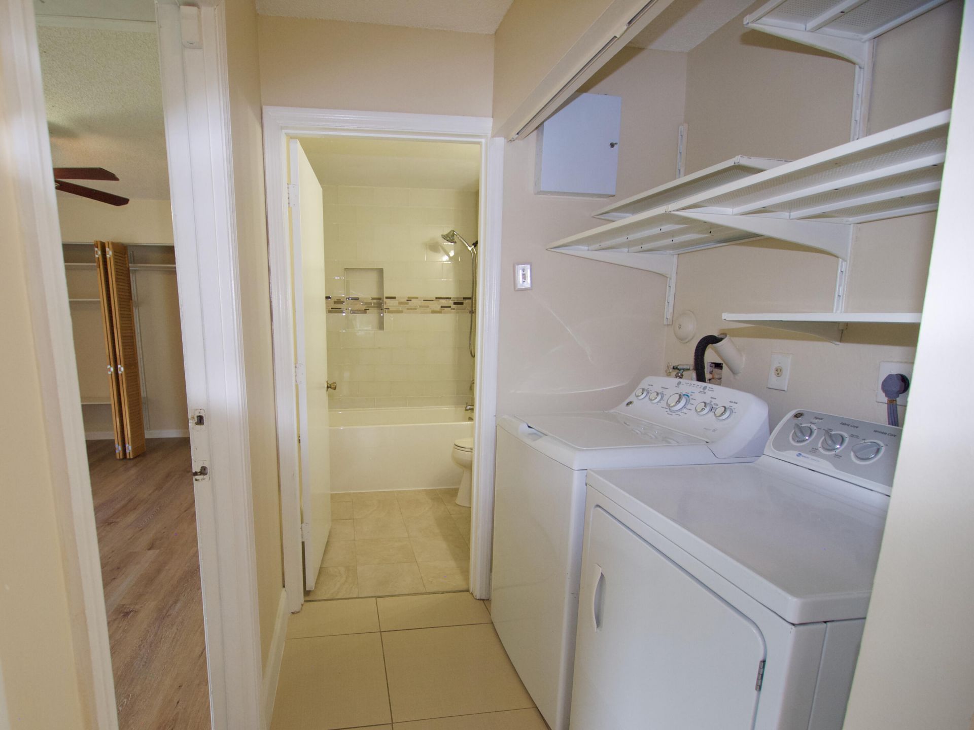 9471 NW 52nd Street, Sunrise, FL 33351 Photo