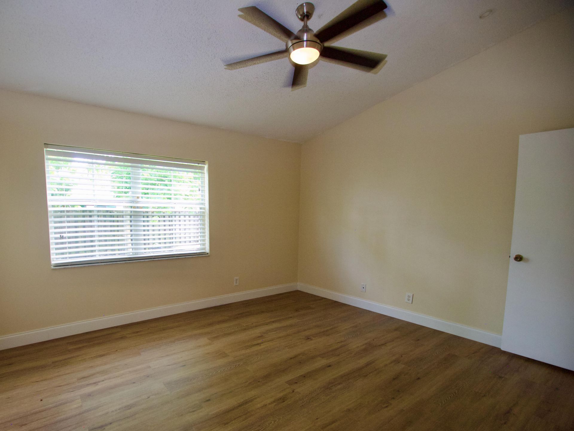 9471 NW 52nd Street, Sunrise, FL 33351 Photo