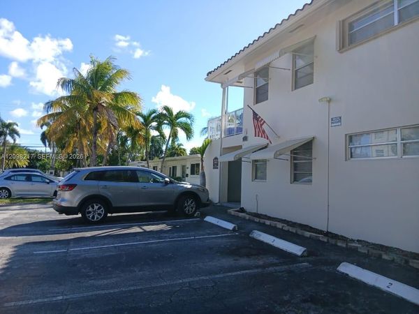 3031 NE 21 Ter , Unit 3, Oakland Park, FL 33306