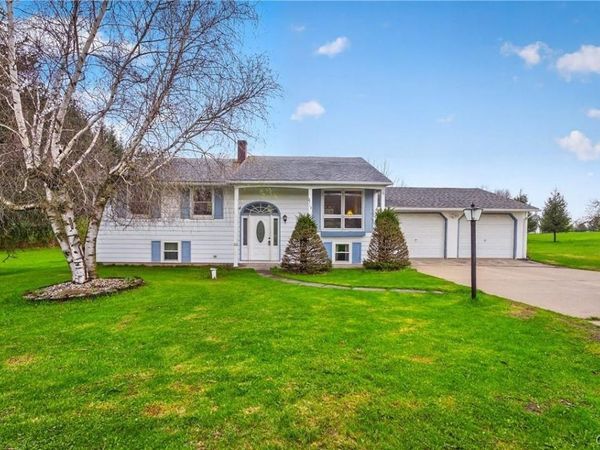 2765 King Road , Sauquoit, NY 13456