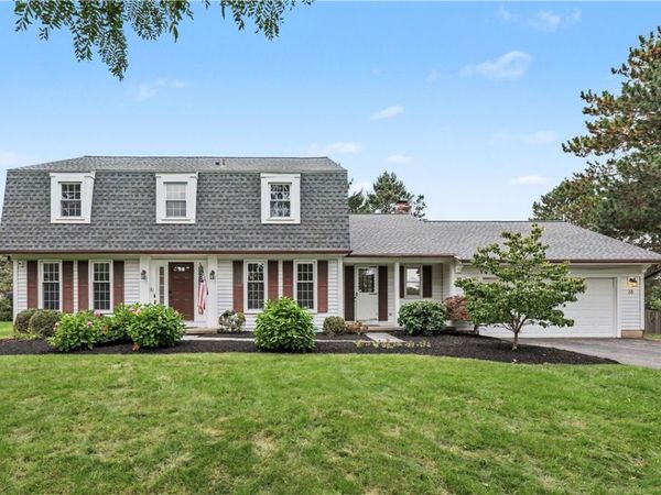 68 Copper Woods, Pittsford, NY 14534